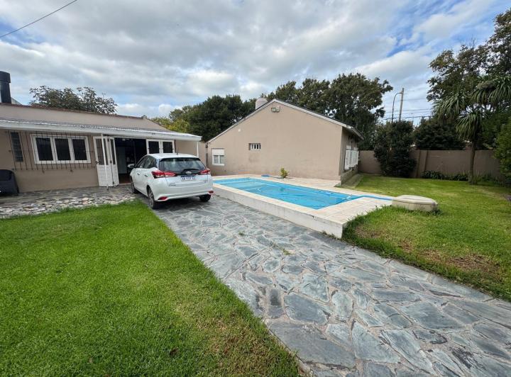 Casa · 104m² · 4 Ambientes · 1 Cochera
