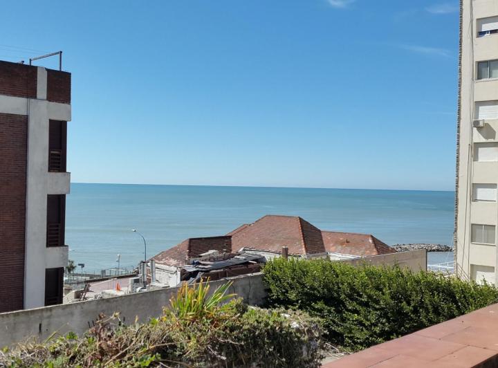 Casa · 300m² · 3 Dormitorios · 1 Cochera