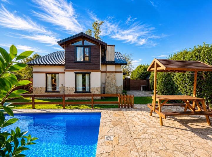 Casa · 150m² · 6 Ambientes · 2 Cocheras