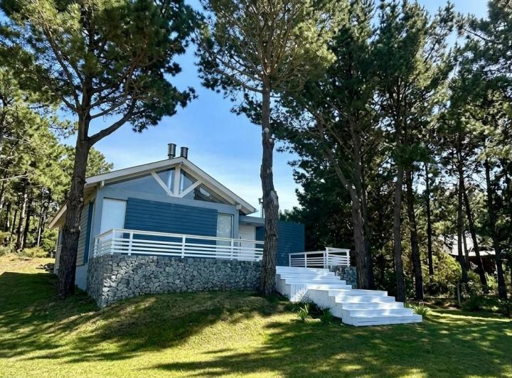 Casa · 270m² · 5 Ambientes · 2 Cocheras