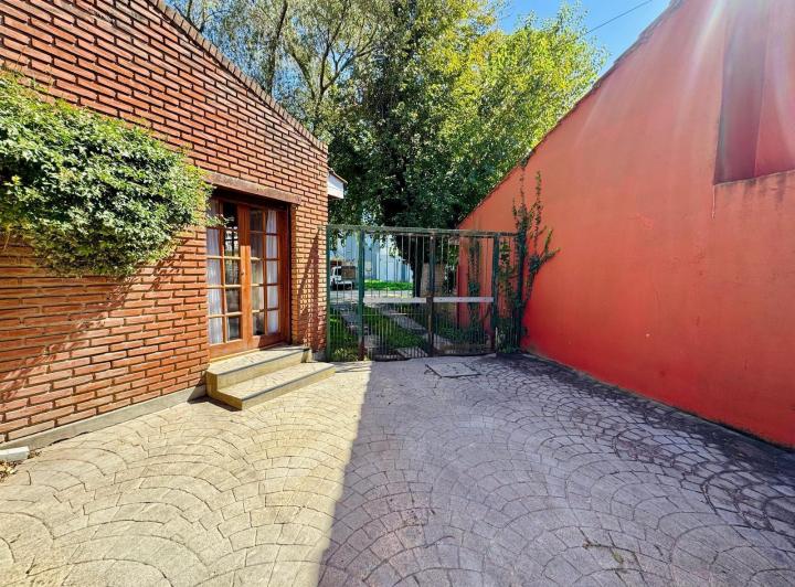 Casa · 174m² · 4 Ambientes · 2 Cocheras