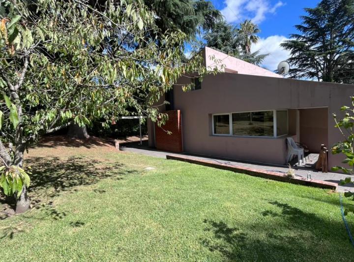 Casa · 141m² · 3 Ambientes · 3 Cocheras
