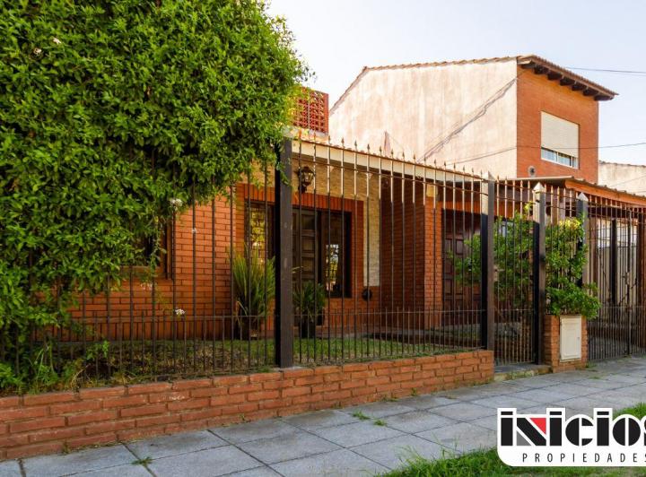 Casa · 1m² · 3 Ambientes