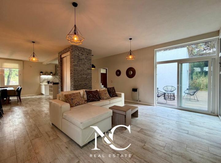 Casa · 182m² · 4 Ambientes · 1 Cochera