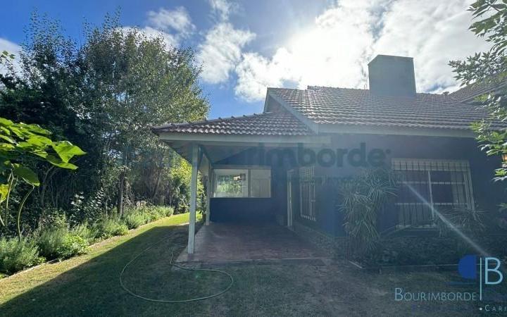 Casa · 126m² · 6 Ambientes · 1 Cochera