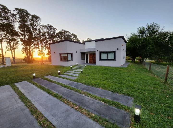 Casa · 146m² · 4 Ambientes · 1 Cochera