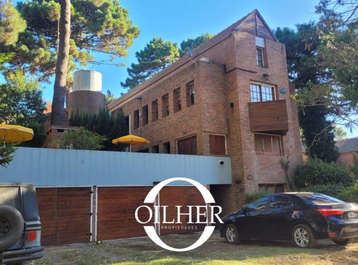 Casa · 60m² · 4 Ambientes · 1 Cochera
