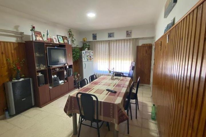 Casa · 90m² · 4 Ambientes · 2 Cocheras