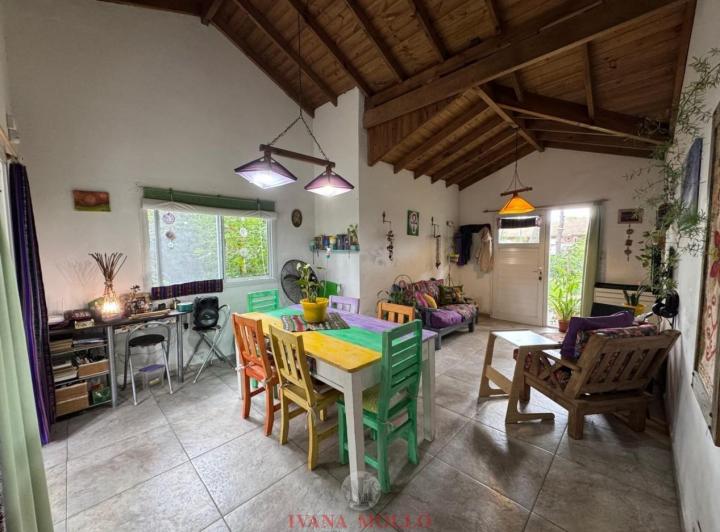 Casa · 77m² · 5 Ambientes