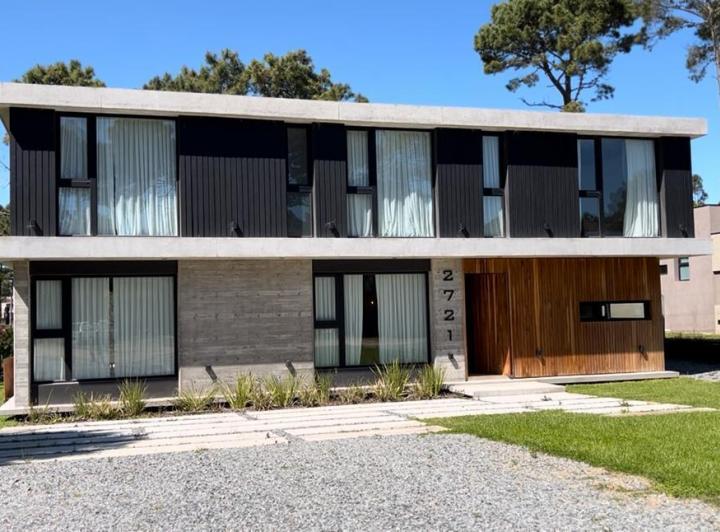 Casa · 237m² · 5 Ambientes · 1 Cochera