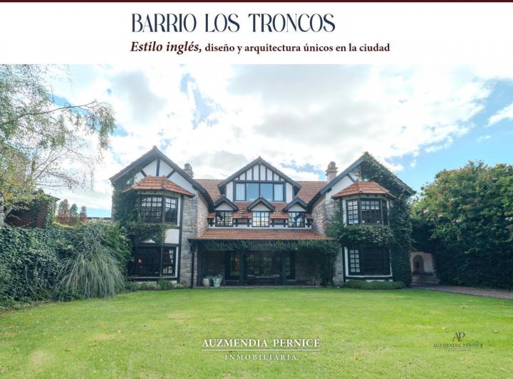 Casa · 940m² · 8 Ambientes · 3 Cocheras