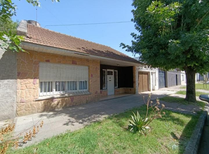 Casa · 100m² · 3 Ambientes · 1 Cochera