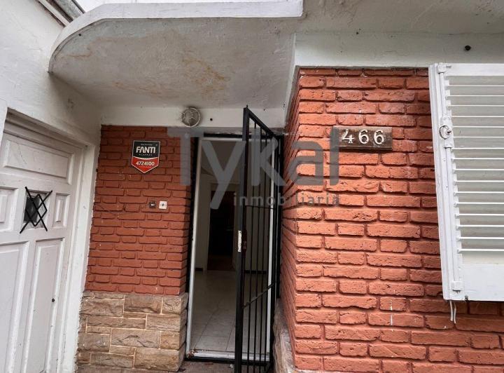 Casa · 300m² · 3 Ambientes · 1 Cochera