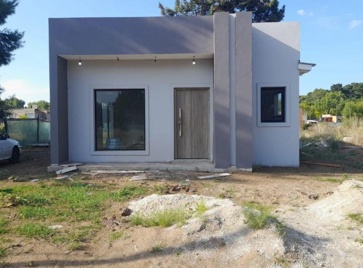 Casa · 83m² · 4 Ambientes · 1 Cochera