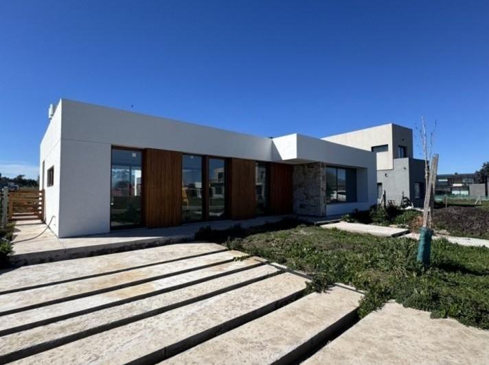 Casa · 190m² · 4 Ambientes