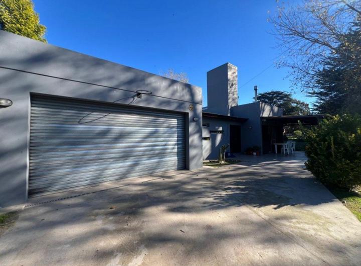 Casa · 180m² · 4 Ambientes · 1 Cochera