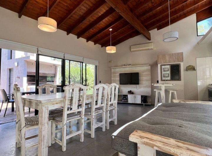 Casa · 160m² · 3 Ambientes · 1 Cochera