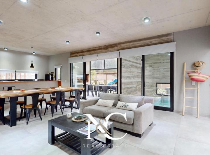 Casa · 146m² · 4 Ambientes · 1 Cochera