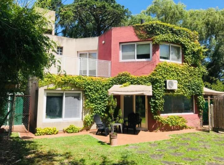 Casa · 142m² · 3 Ambientes · 1 Cochera