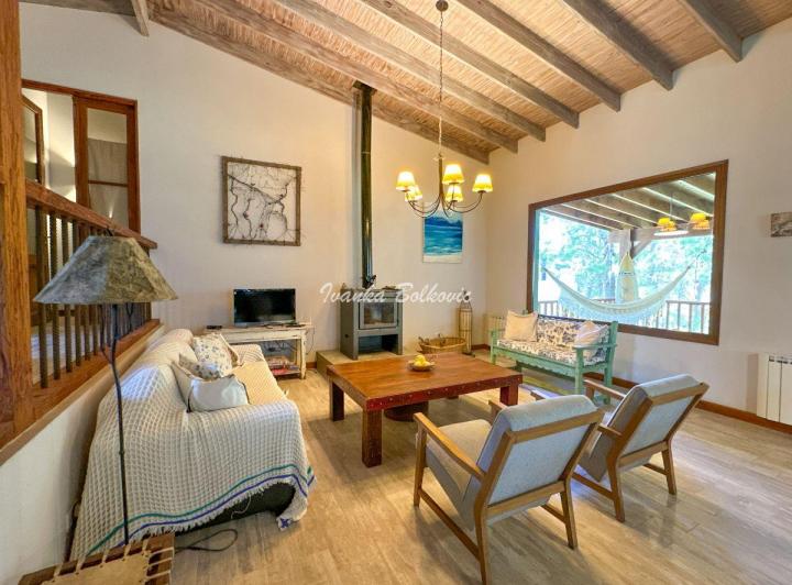 Casa · 160m² · 4 Ambientes · 1 Cochera