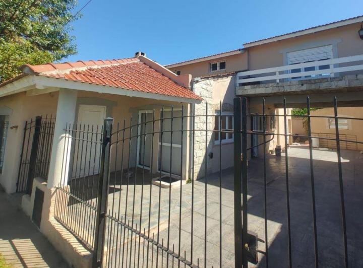 Casa · 179m² · 5 Ambientes · 2 Cocheras