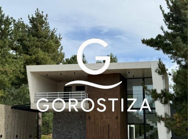 Casa · 217m² · 5 Ambientes