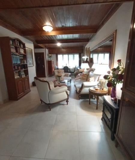Casa · 250m² · 6 Ambientes