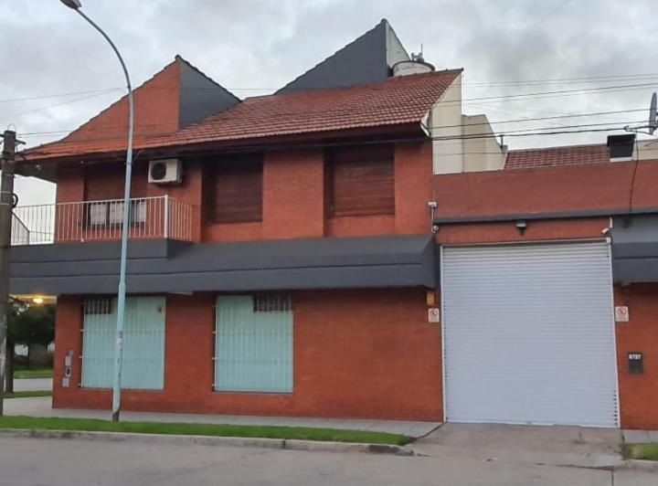 Casa · 333m² · 4 Ambientes · 1 Cochera