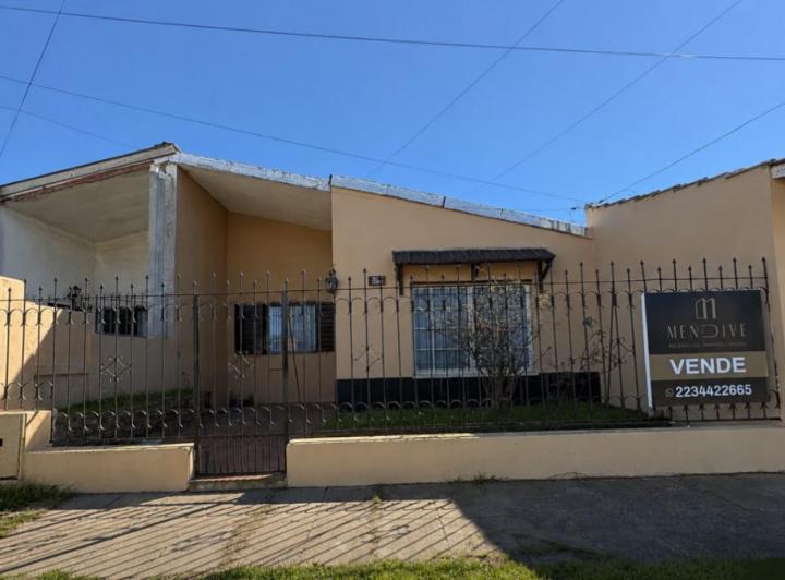 Casa · 139m² · 4 Ambientes · 2 Cocheras
