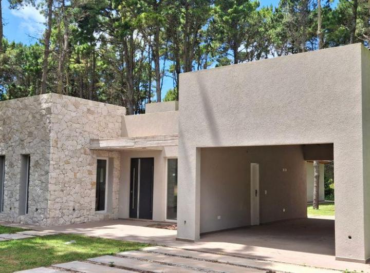 Casa · 168m² · 4 Ambientes · 1 Cochera