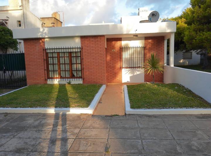 Casa · 120m² · 4 Ambientes · 4 Cocheras