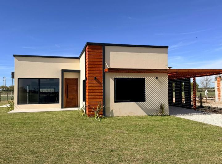 Casa · 140m² · 4 Ambientes · 1 Cochera