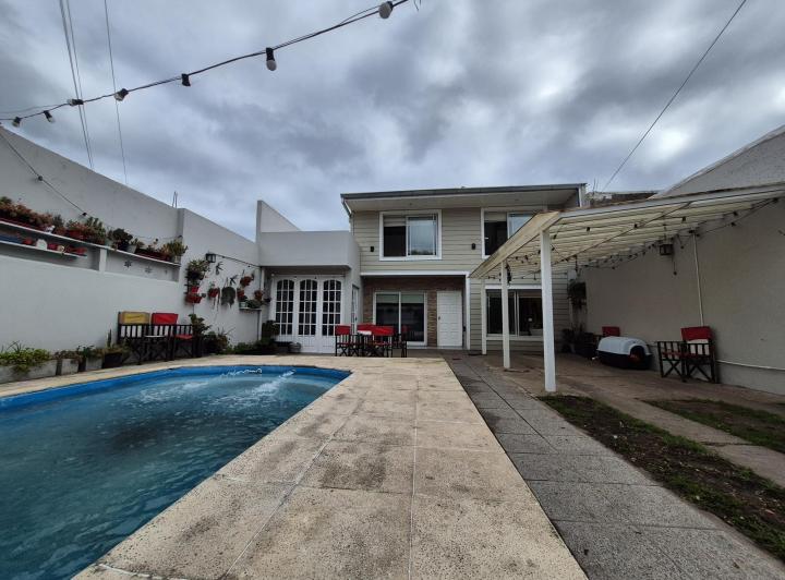 Casa · 110m² · 5 Ambientes · 2 Cocheras