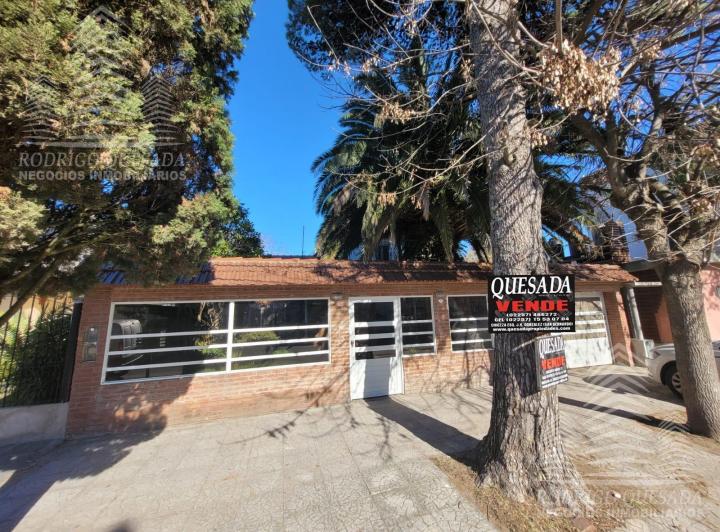 Casa · 250m² · 5 Ambientes · 1 Cochera