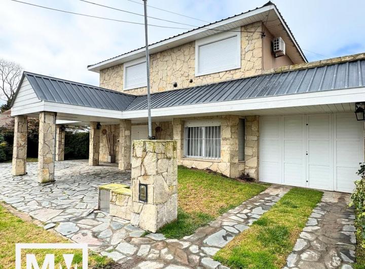 Casa · 340m² · 5 Ambientes · 3 Cocheras