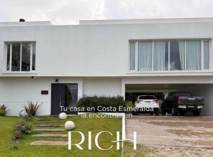 Casa · 200m² · 5 Ambientes