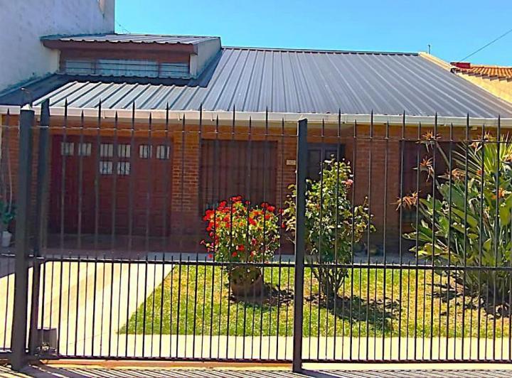 Casa · 147m² · 4 Ambientes · 2 Cocheras