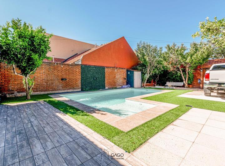 Casa · 187m² · 4 Ambientes · 2 Cocheras