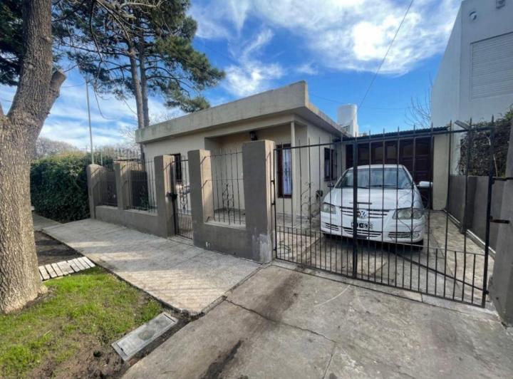 Casa · 90m² · 3 Ambientes · 2 Cocheras