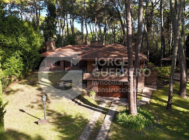 Casa · 268m² · 6 Ambientes