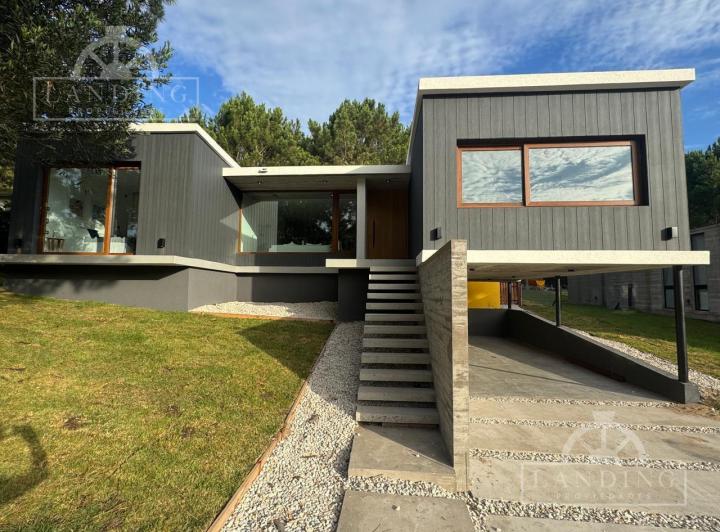 Casa · 190m² · 5 Ambientes · 1 Cochera