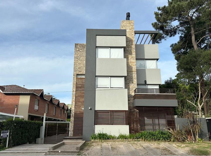 Casa · 78m² · 3 Ambientes · 1 Cochera