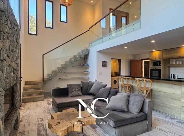 Casa · 228m² · 4 Ambientes · 1 Cochera