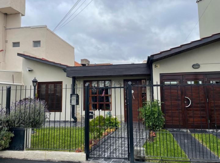 Casa · 149m² · 3 Ambientes · 2 Cocheras
