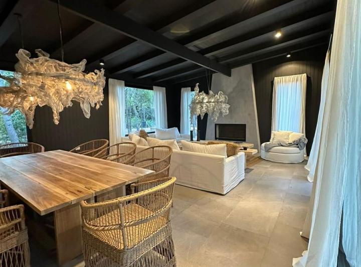 Casa · 330m² · 6 Ambientes