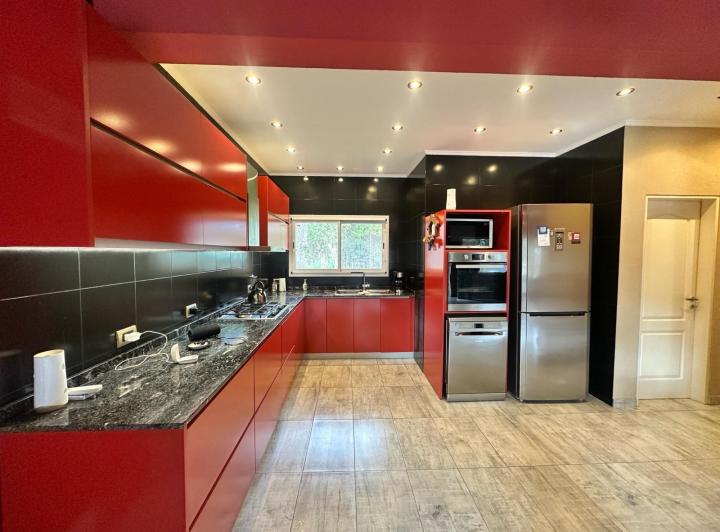 Casa · 1456m² · 5 Ambientes · 1 Cochera
