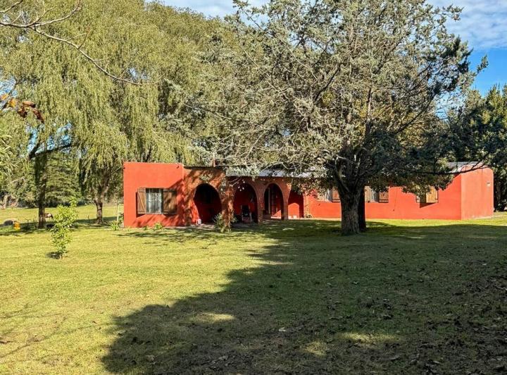 Casa · 3966m² · 4 Ambientes · 1 Cochera