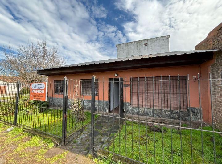 Casa · 104m² · 4 Ambientes · 1 Cochera