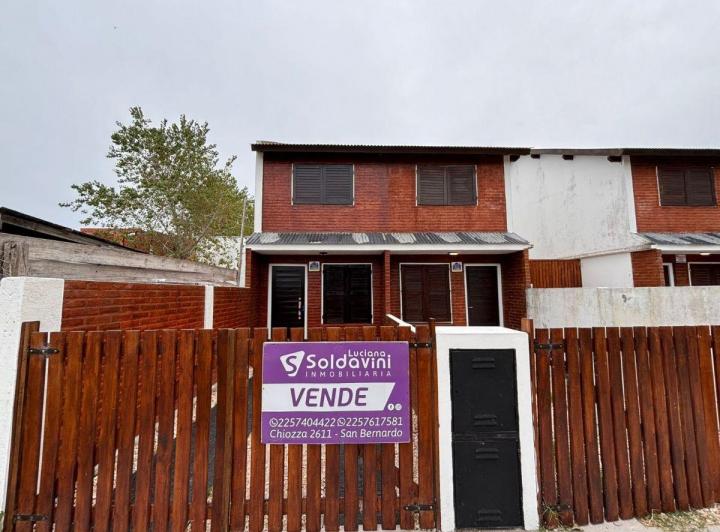 Casa · 54m² · 4 Ambientes · 1 Cochera