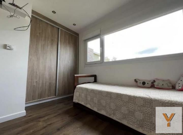 Casa · 145m² · 4 Ambientes · 2 Cocheras